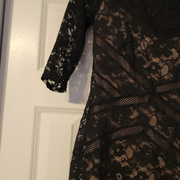 LIKE NEW LAUREN RALPH LAUREN SIZE 2 IN BLACK COCKTAIL DRESS NO TAG IS GORGEOUS - Picture 4 of 6